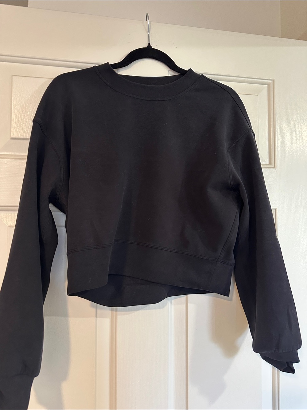 Lululemon softstreme Black Women's Cropped Sweatshirt